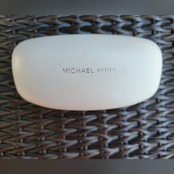 Michael Kors Jetset Salmon Bag and Sunglasses - Picture 13 of 13